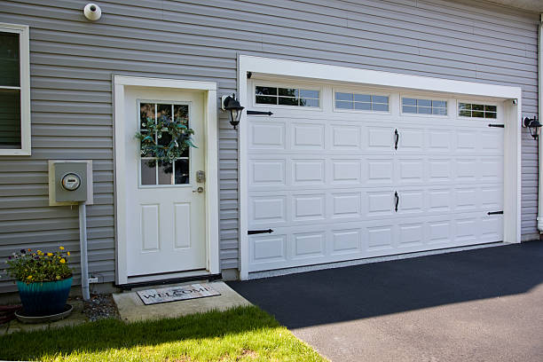 24/7 Emergency Garage Door Panel Replacement experts in Peppermill Village, MD